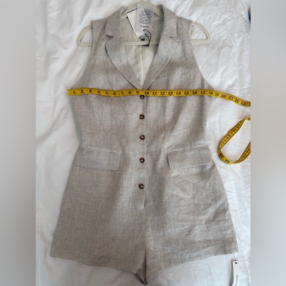 NWT REFORMATION Leila Linen Romper in Oatmeal Size 10, Fully Lined, Perfect - Picture 8 of 10